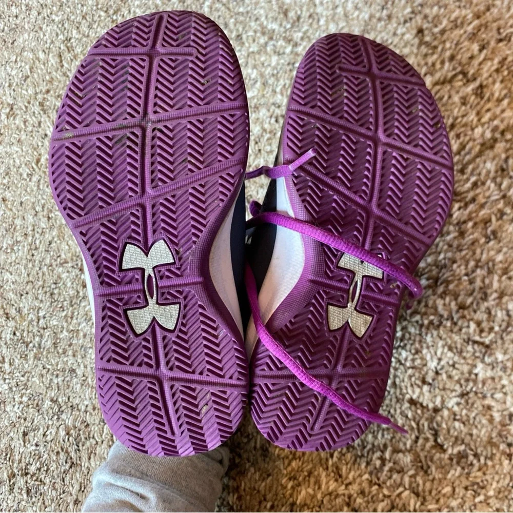 Under Armour Girls Basketball Shoes Youth Size 13 High Top - Picture 6 of 6